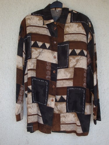 Schöne bluse mit - mit, mustern,